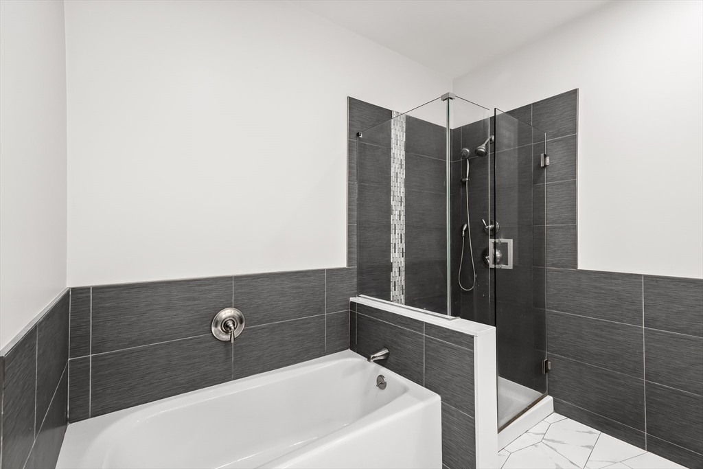 18 Cliveden # 406W