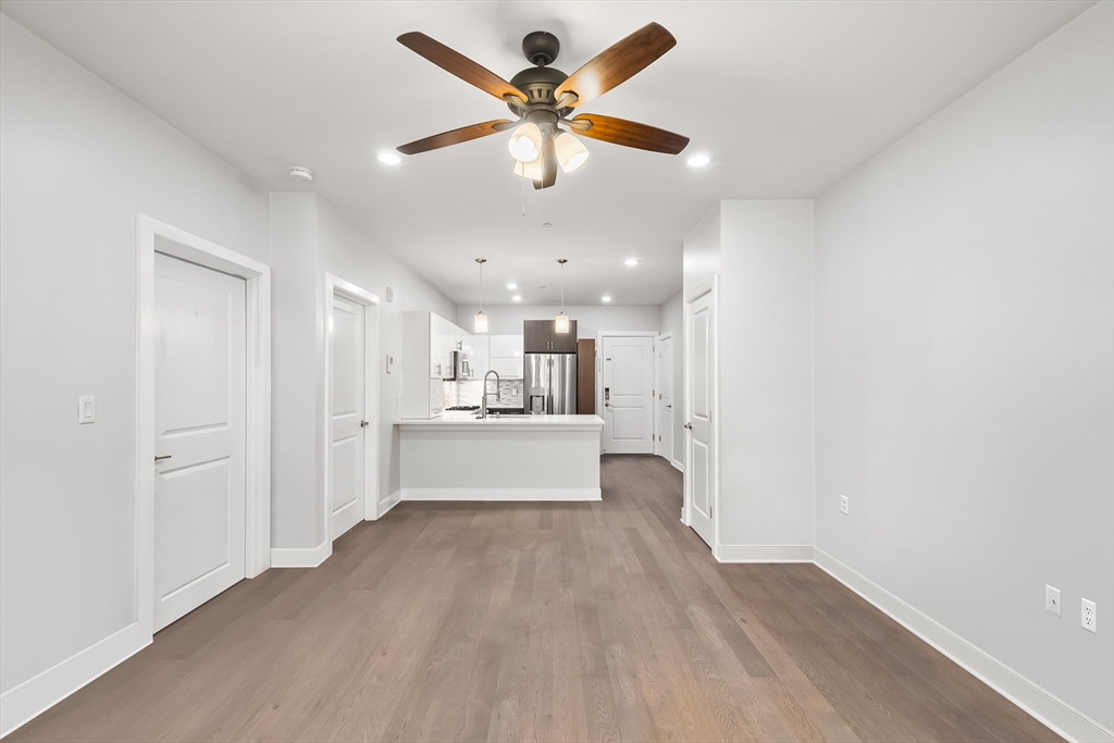 18 Cliveden # 406W