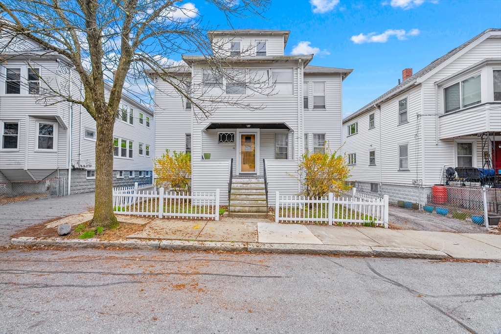52 Sterling St