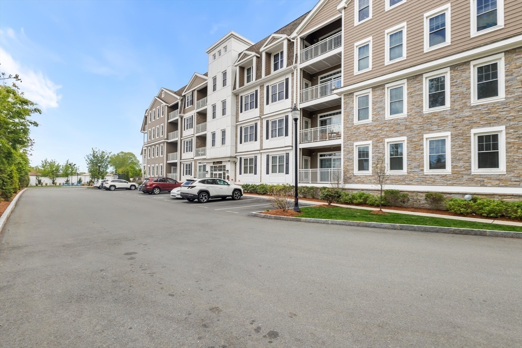 320 Middlesex Ave # B205
