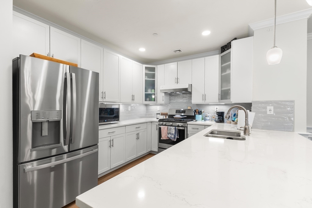 320 Middlesex Ave # B205