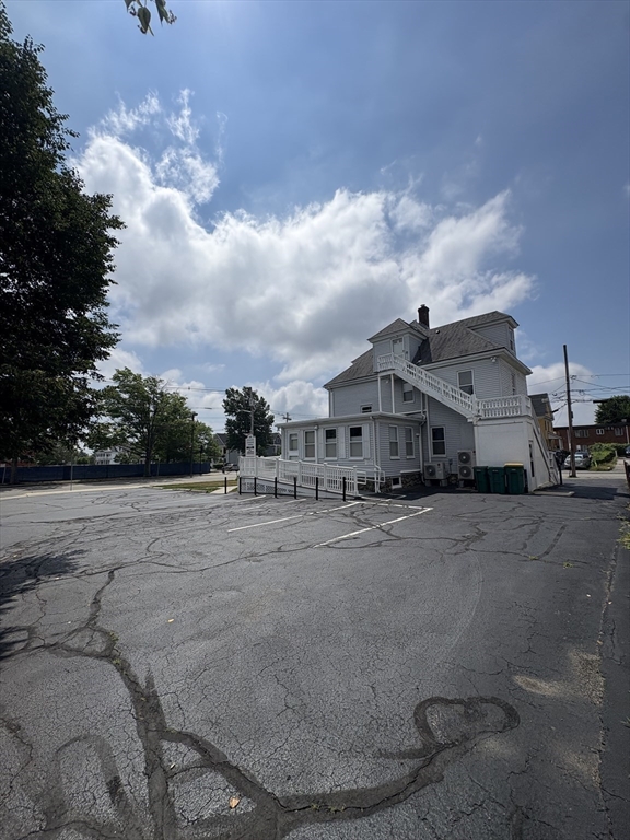 839 Washington St # 2A