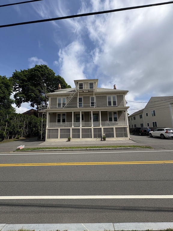 63 Oak St # 2B