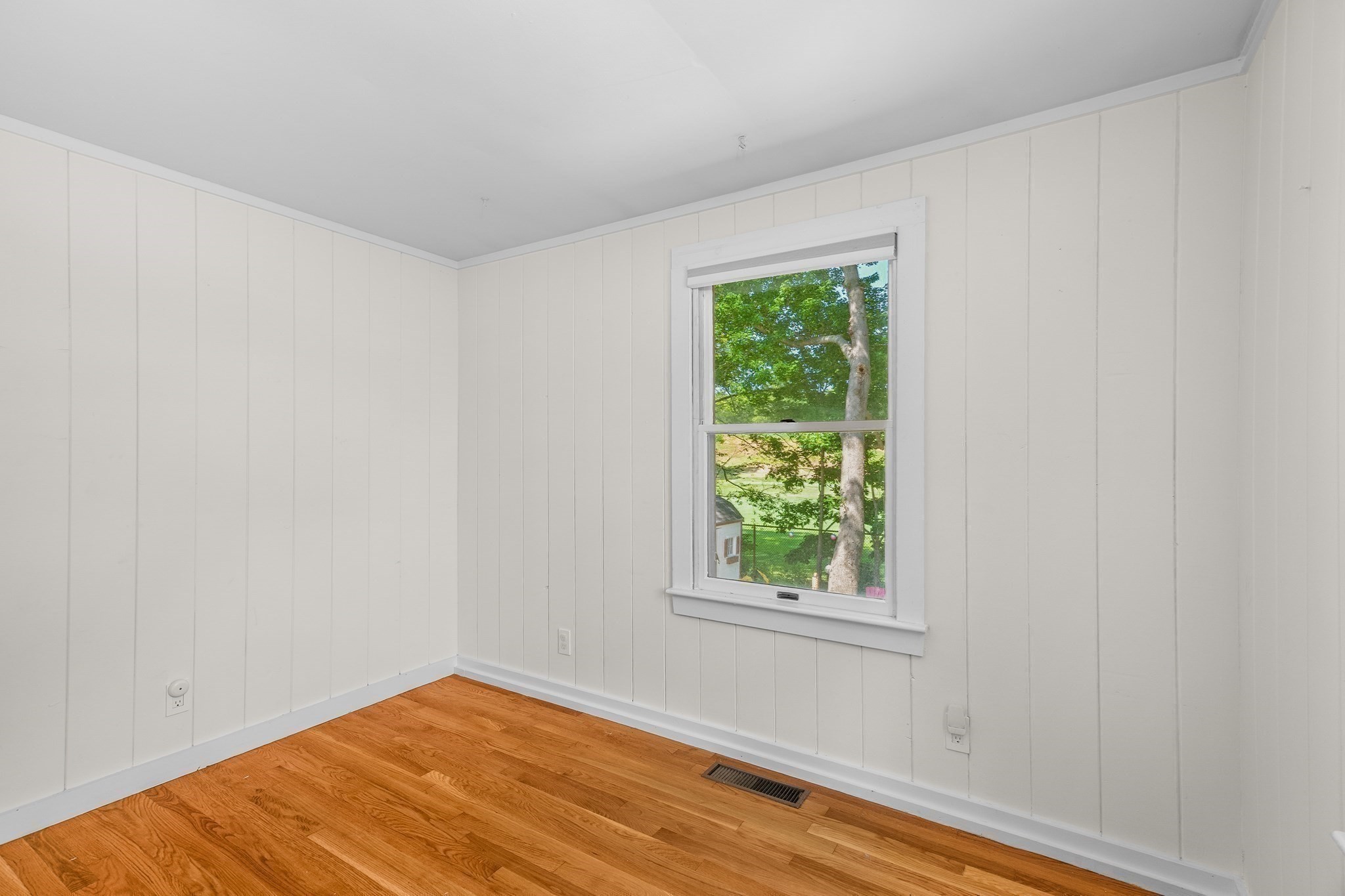 567 Poplar Street