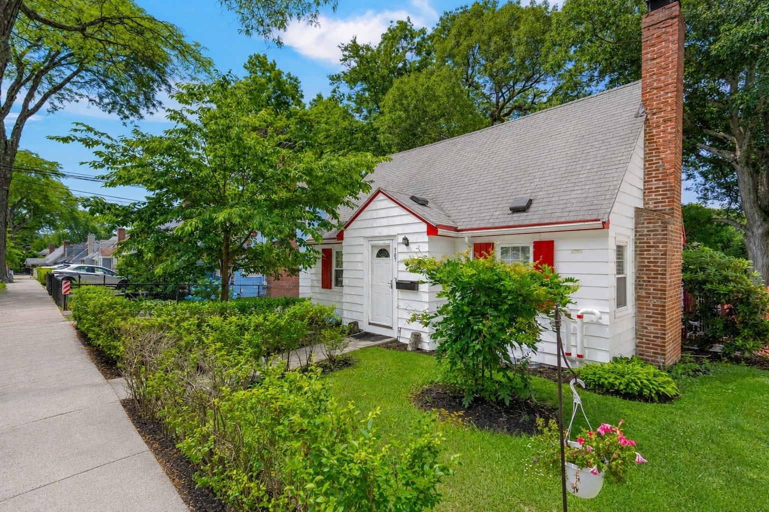 567 Poplar Street