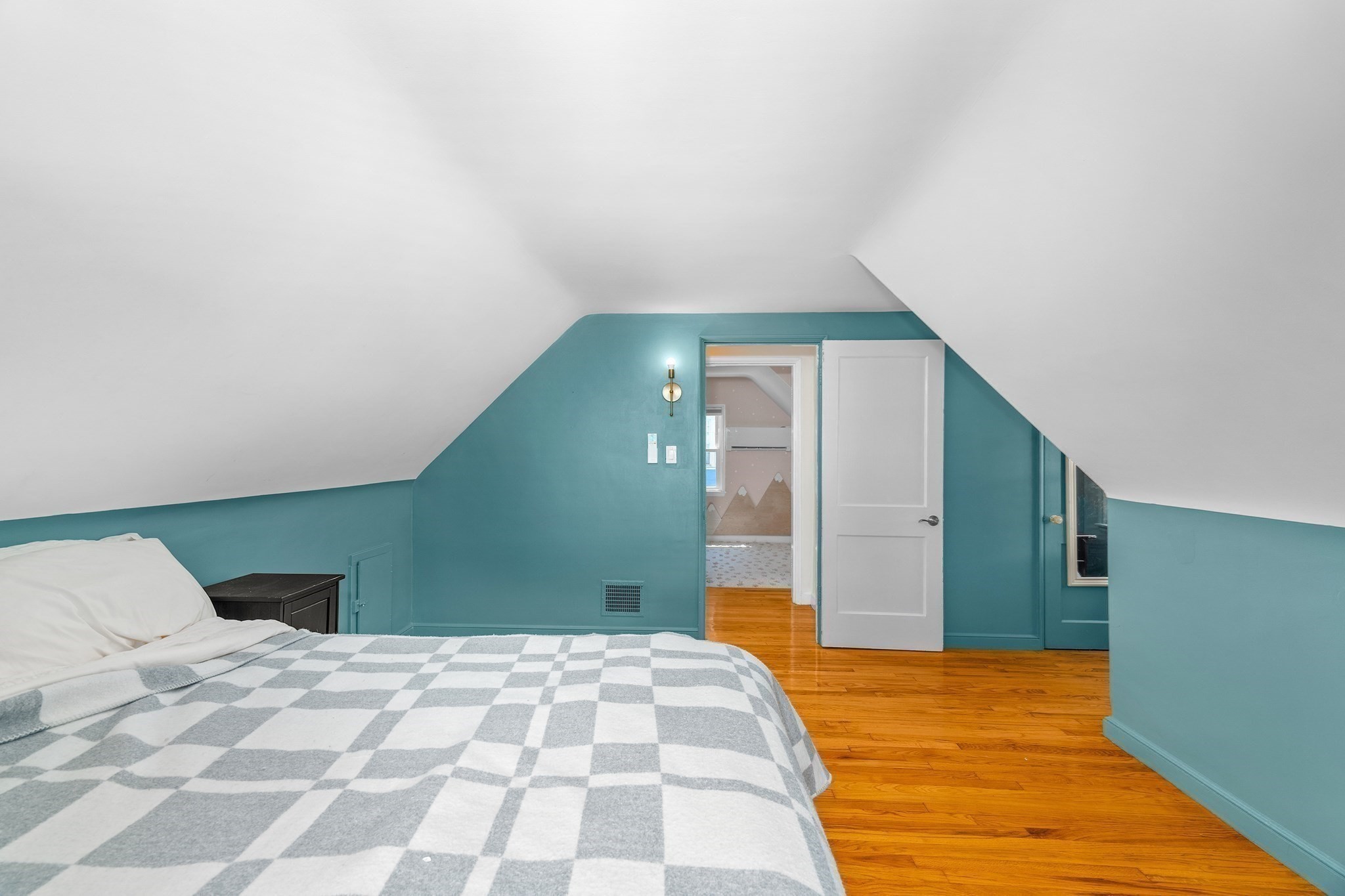 567 Poplar Street