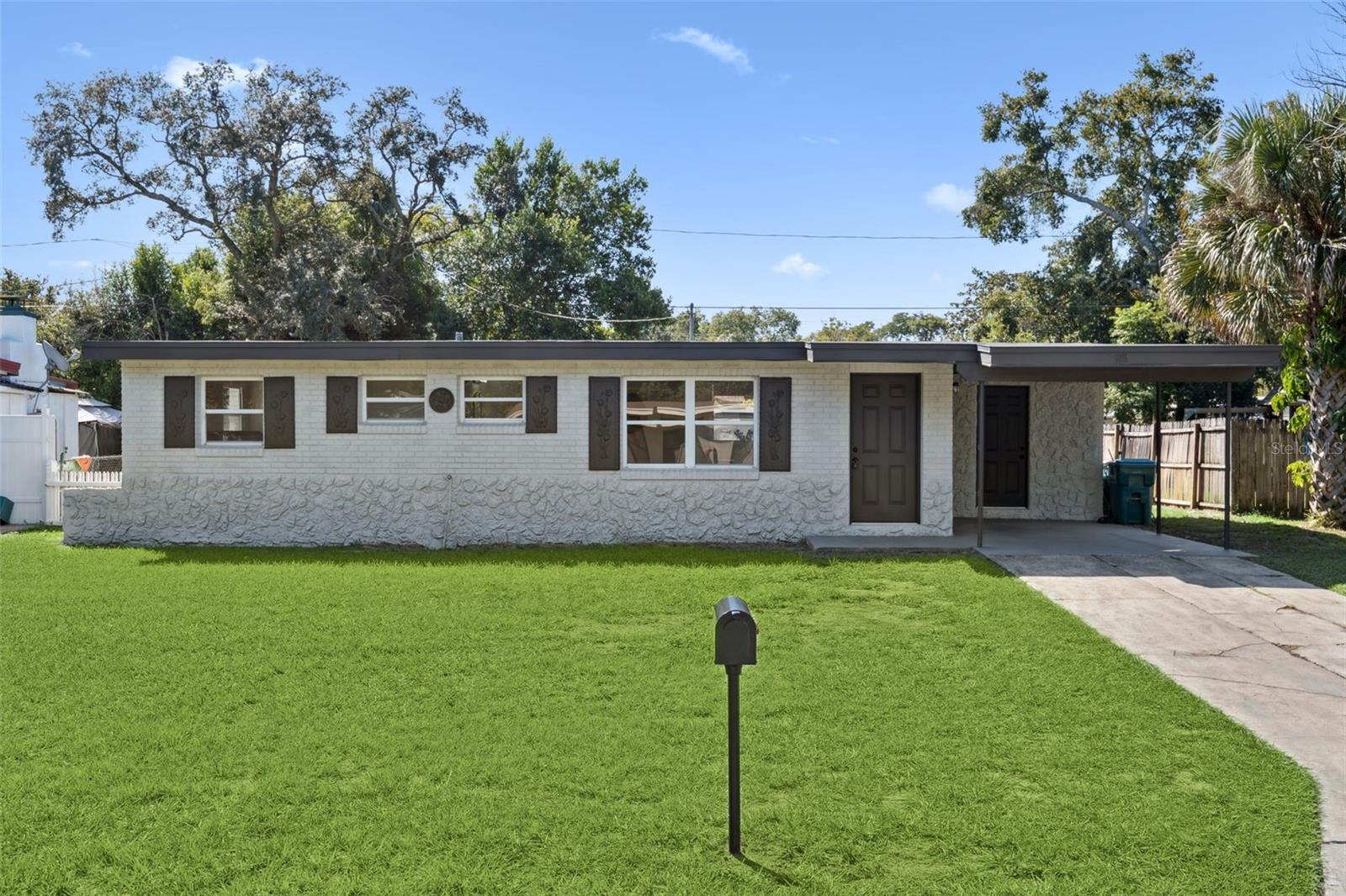 918 LORMANN CIR