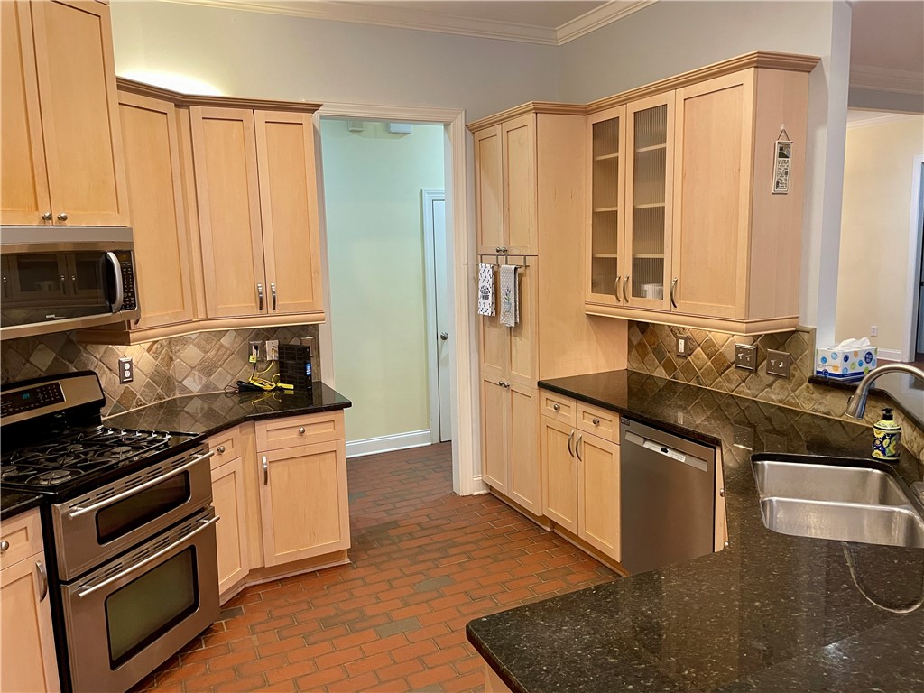 4313 PEBBLE SHORE DRIVE