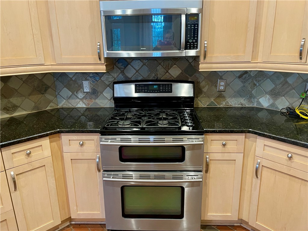 4313 PEBBLE SHORE DRIVE