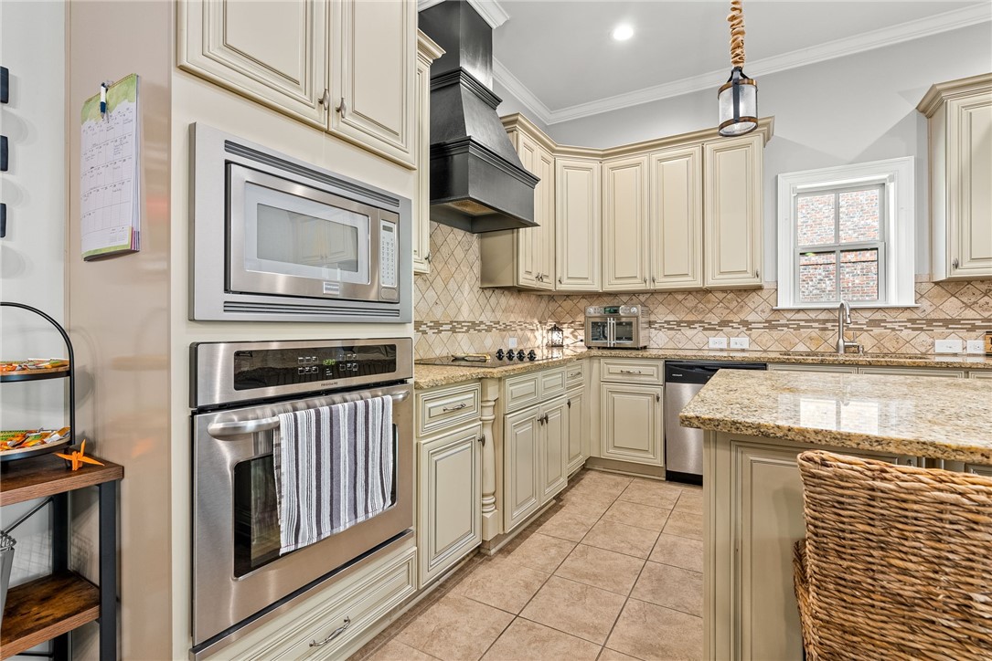 1514 CLUB CREEK DRIVE