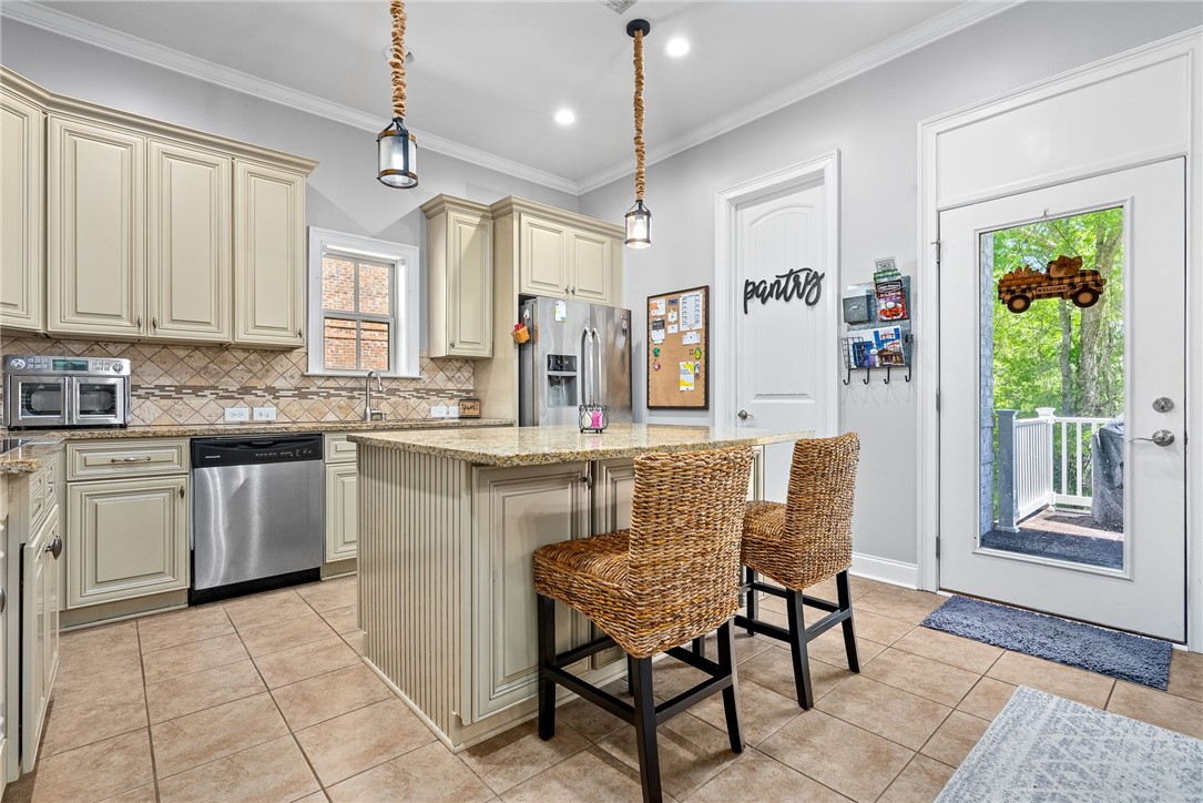 1514 CLUB CREEK DRIVE