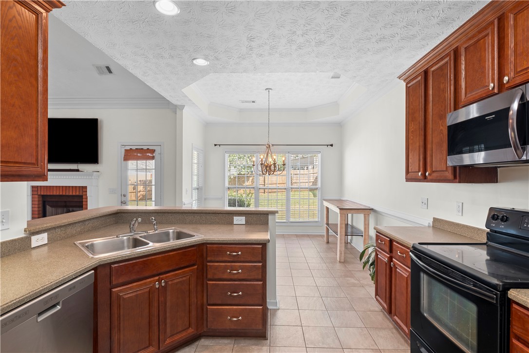 2903 ANDERSON LAKES CIRCLE