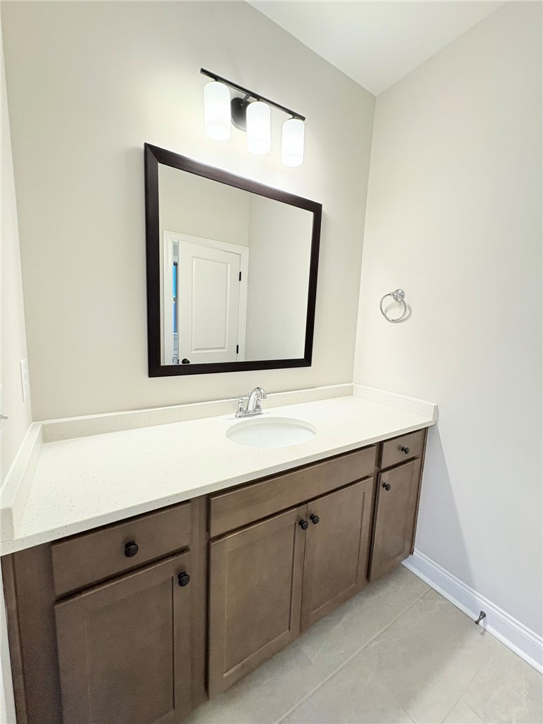 1633 James Burt PARKWAY