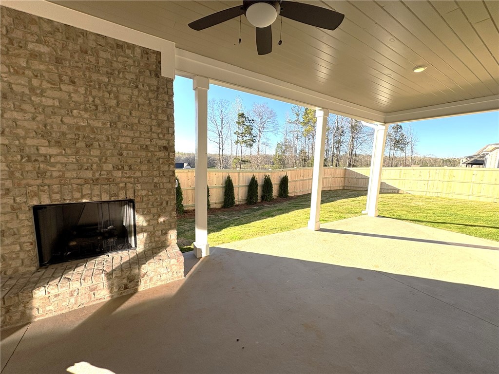 1633 James Burt PARKWAY