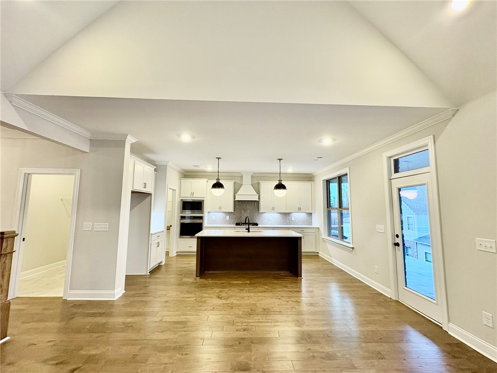 1633 James Burt PARKWAY