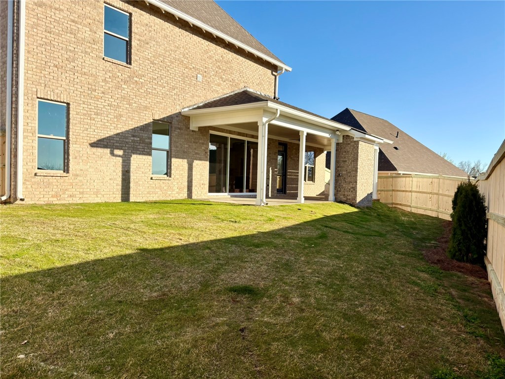 1633 James Burt PARKWAY