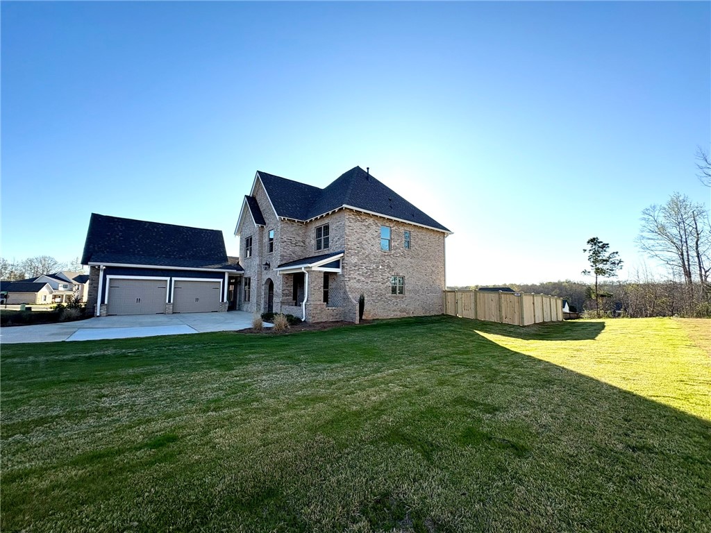 1633 James Burt PARKWAY