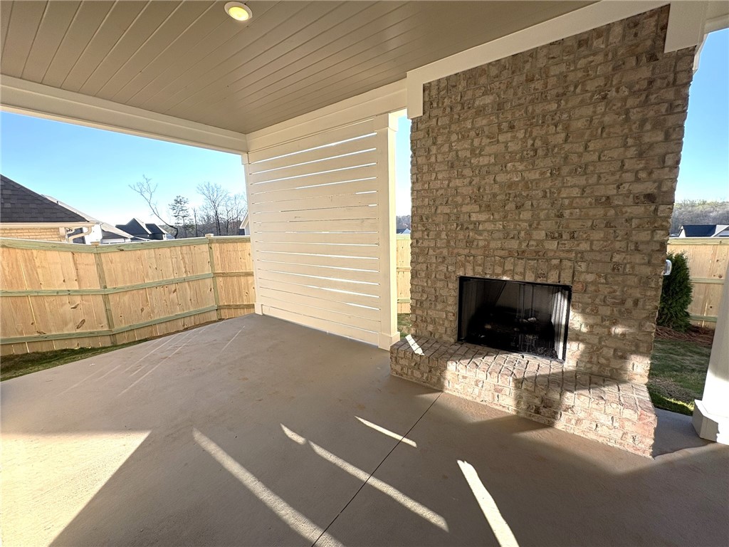 1633 James Burt PARKWAY