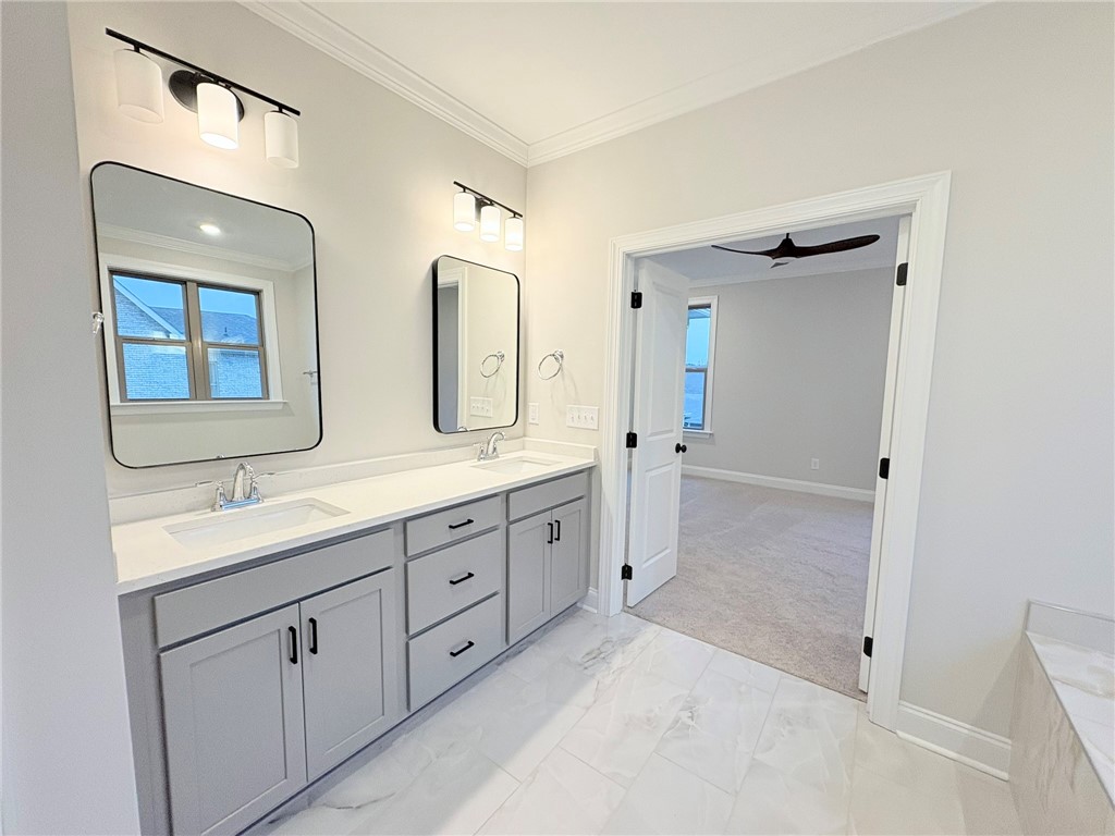 1633 James Burt PARKWAY