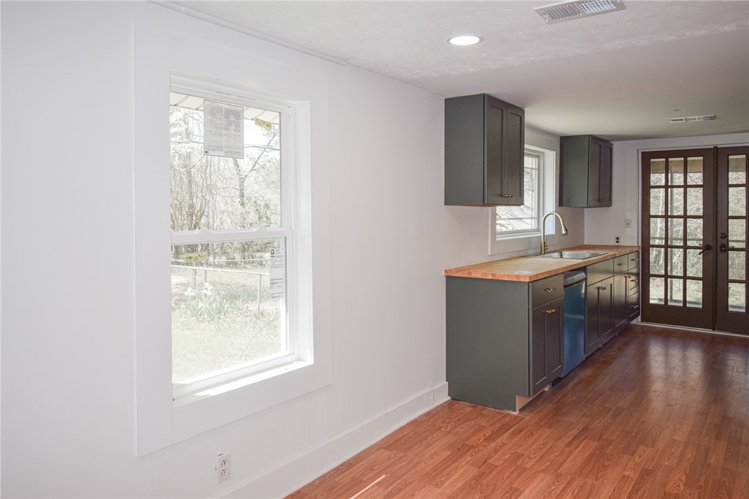 3000 W POINT PARKWAY
