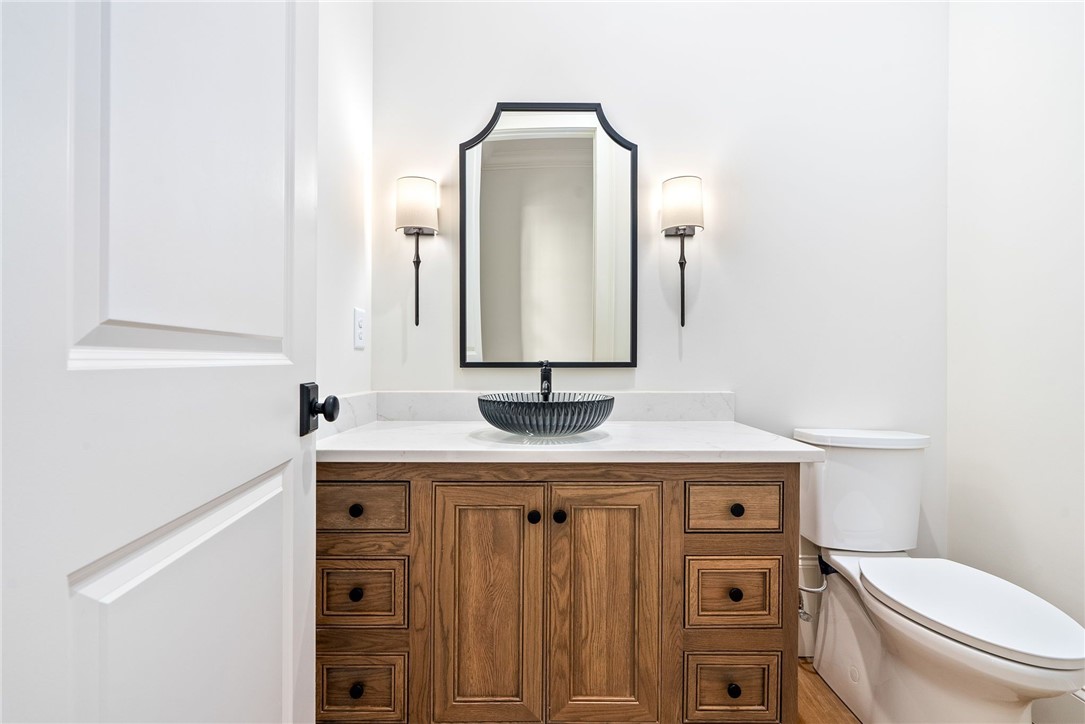 6509 FERNWOOD CIRCLE