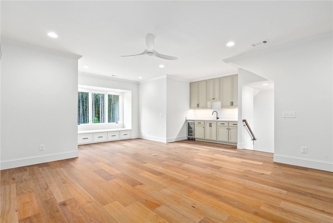 6509 FERNWOOD CIRCLE