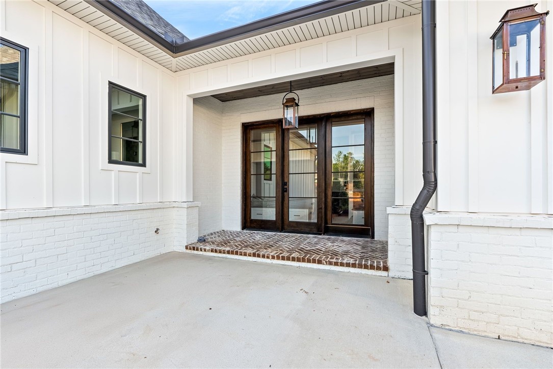 6509 FERNWOOD CIRCLE