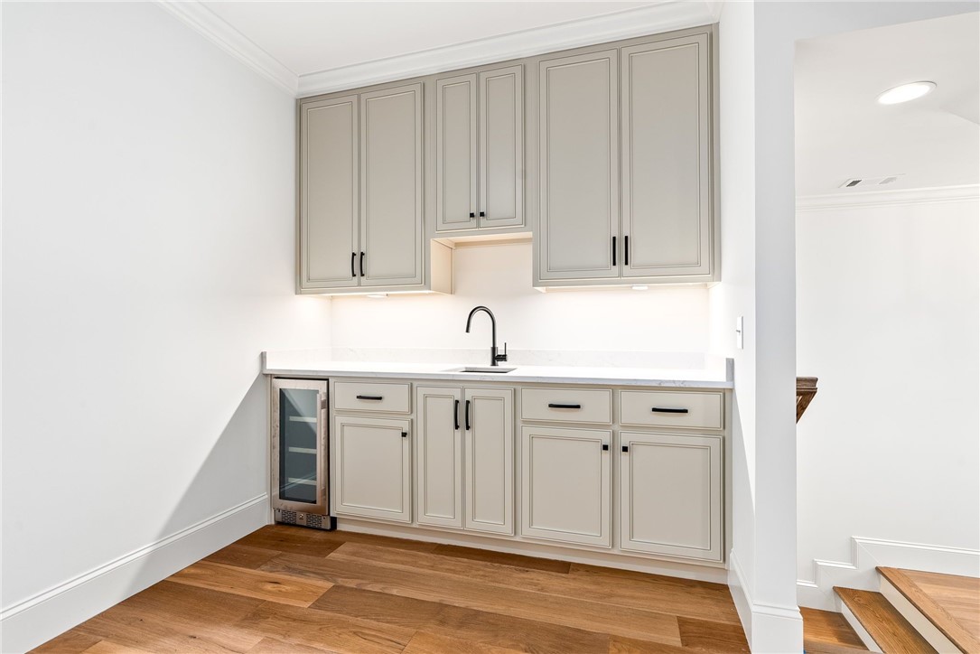 6509 FERNWOOD CIRCLE