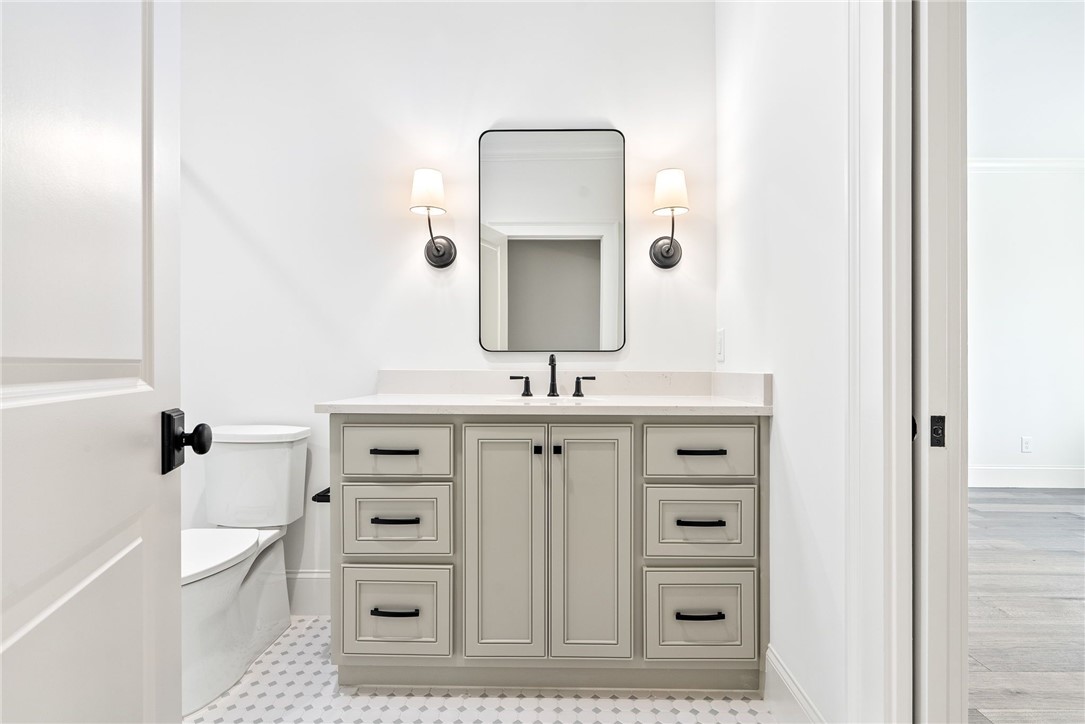 6509 FERNWOOD CIRCLE