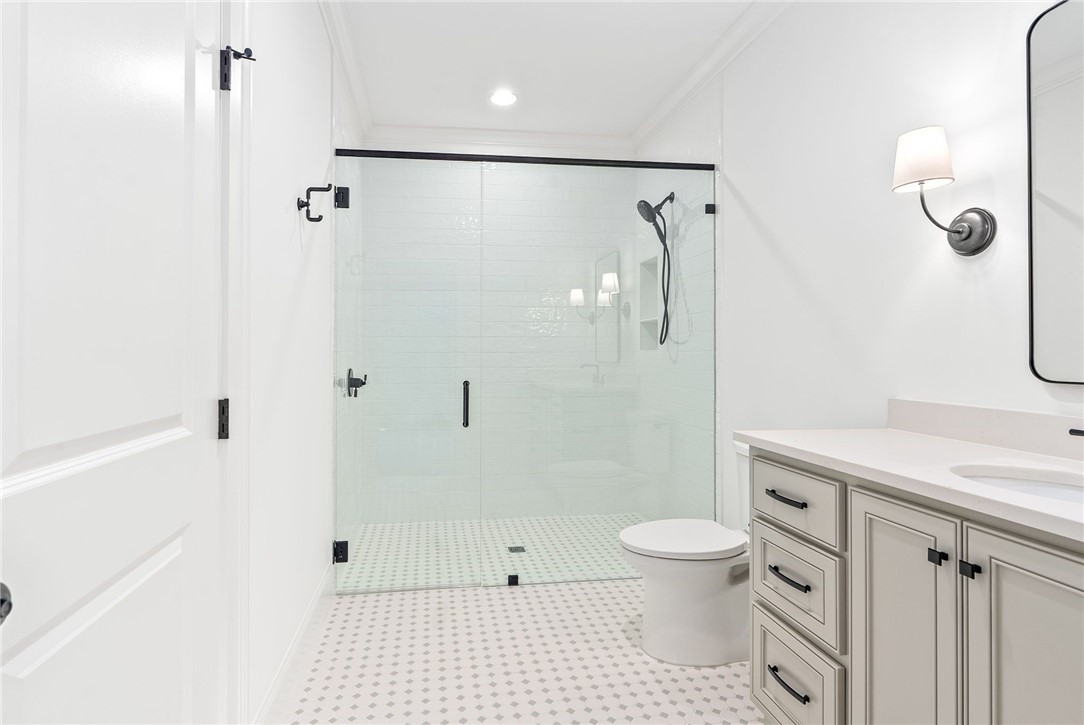 6509 FERNWOOD CIRCLE