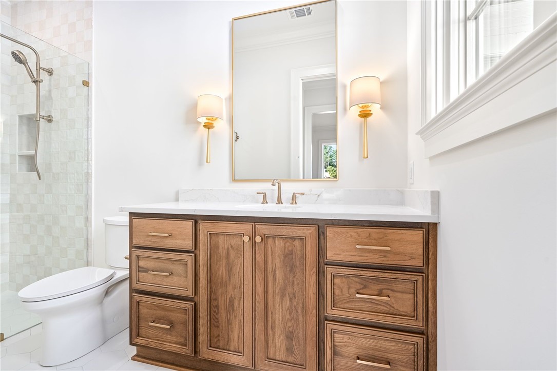 6509 FERNWOOD CIRCLE