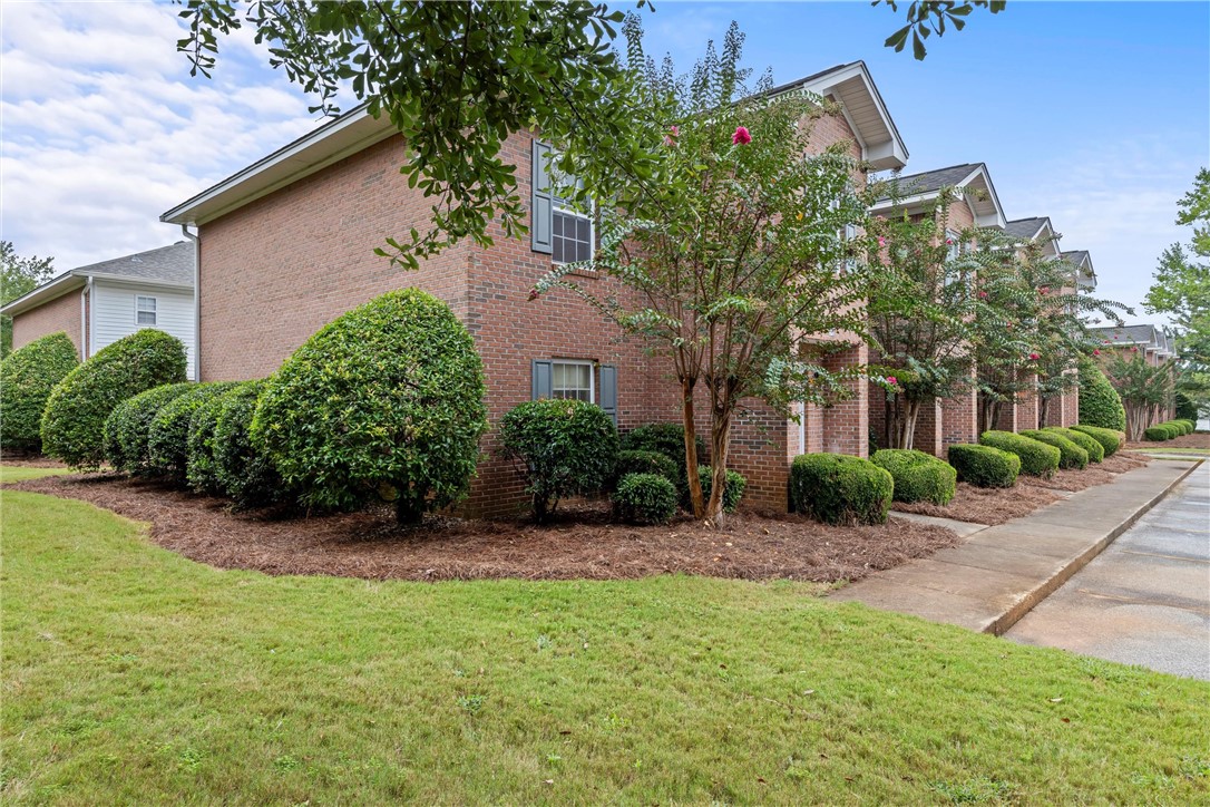 1477 N DONAHUE DRIVE 2302