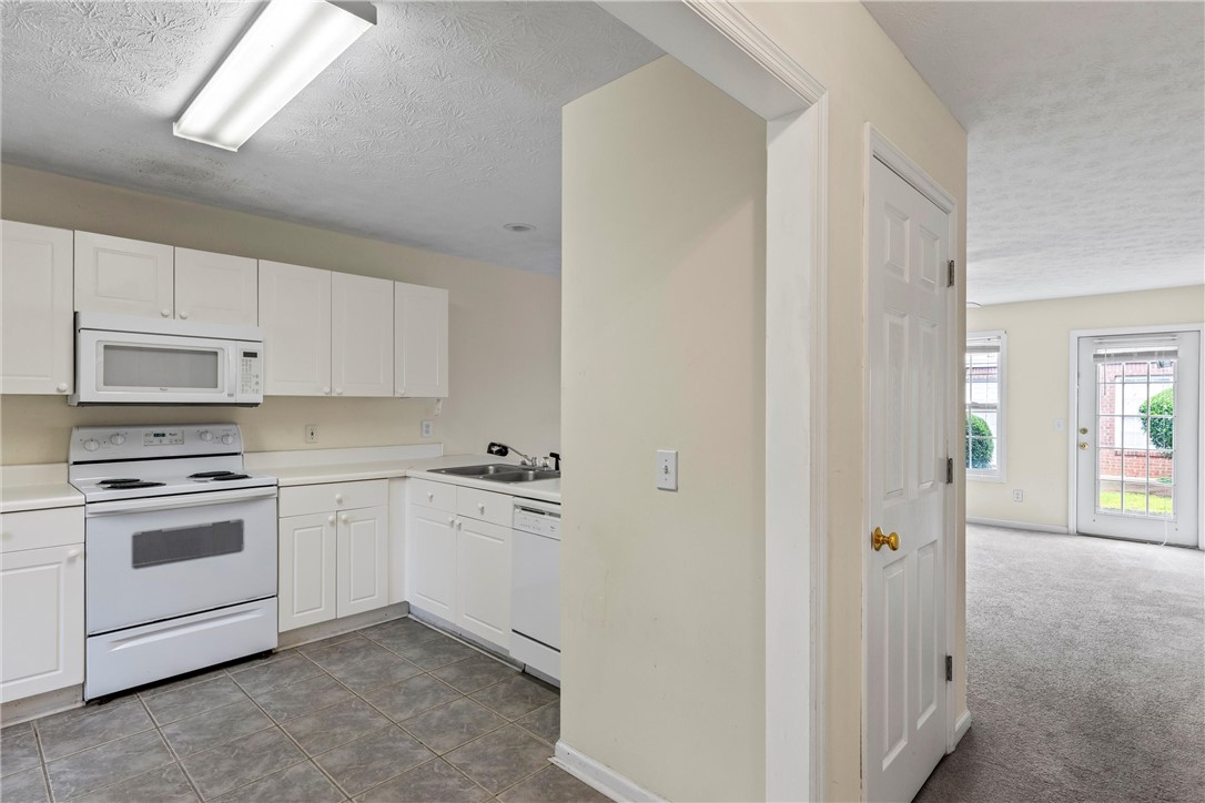 1477 N DONAHUE DRIVE 2302