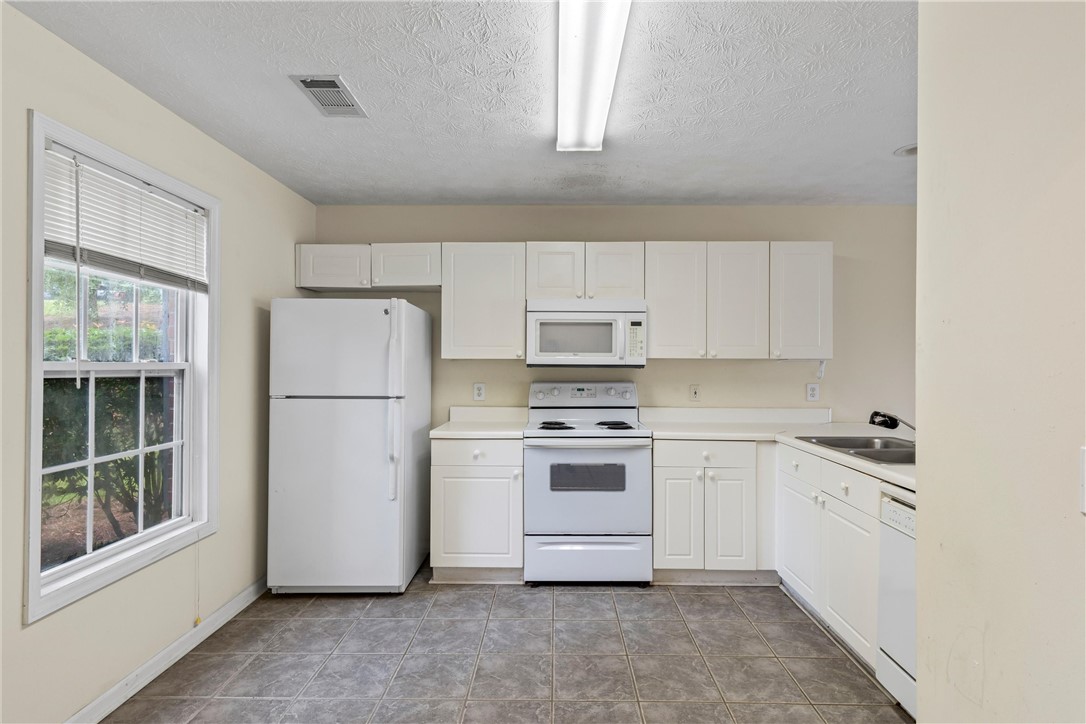 1477 N DONAHUE DRIVE 2302