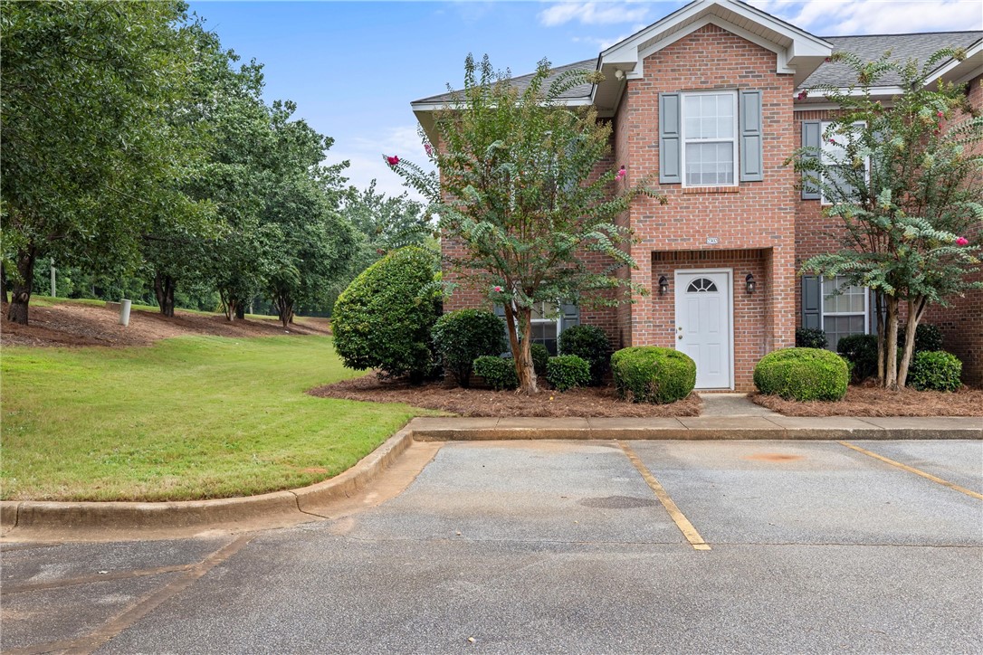 1477 N DONAHUE DRIVE 2302