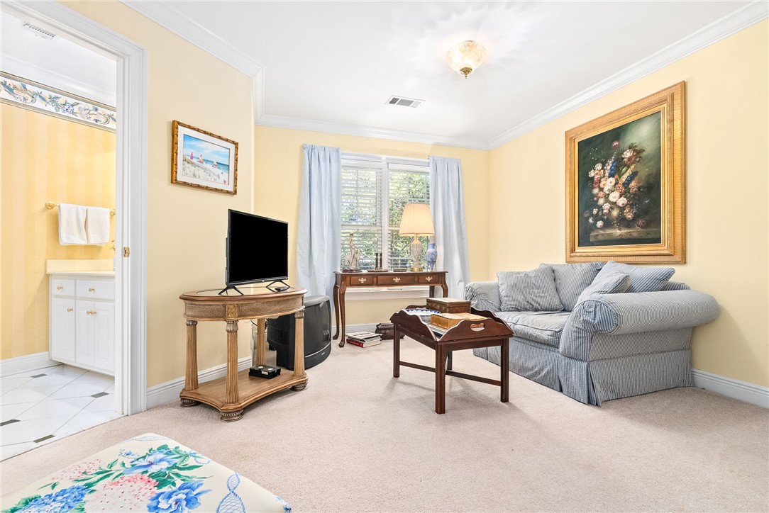 233 ASHETON LANE