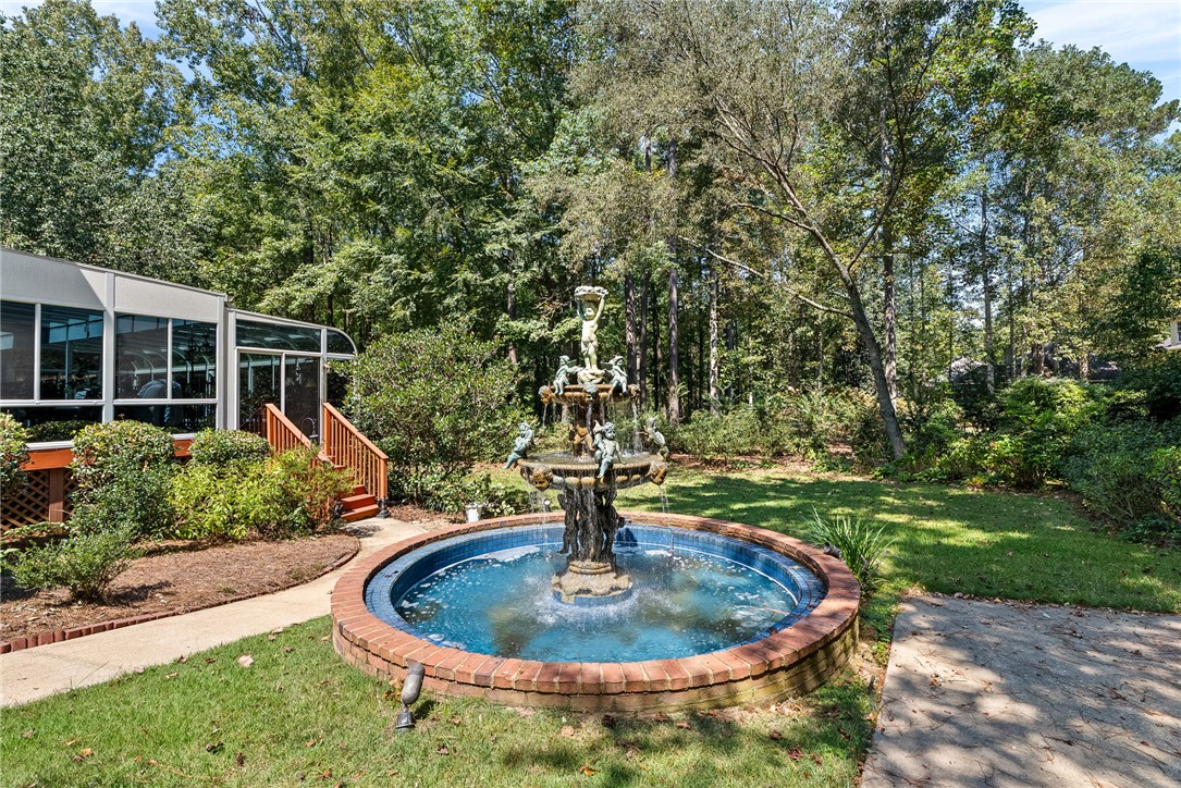 233 ASHETON LANE