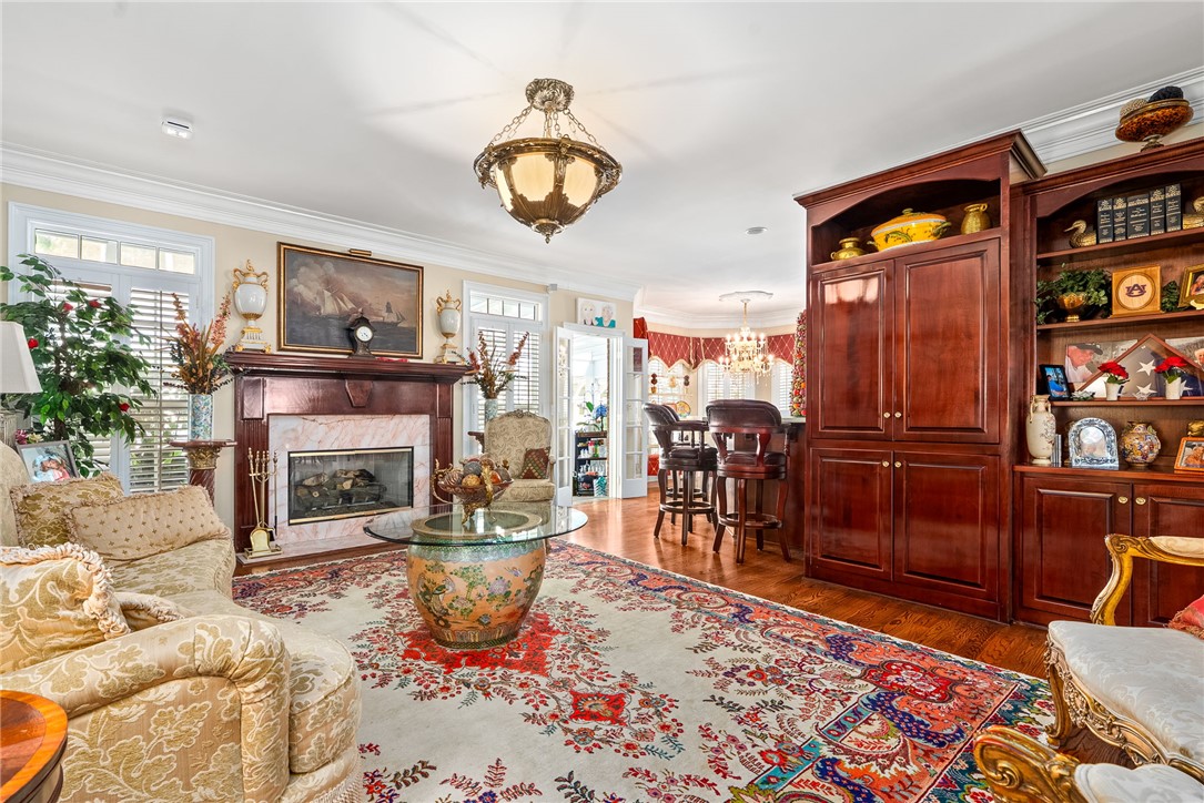 233 ASHETON LANE