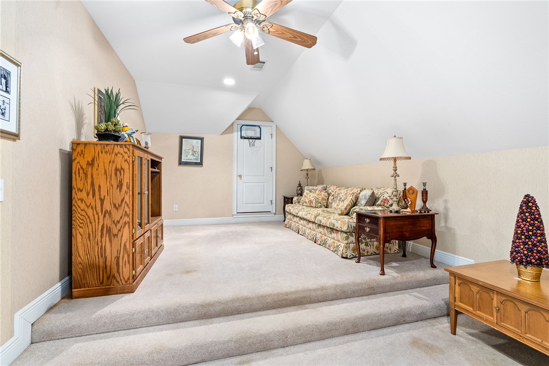 233 ASHETON LANE