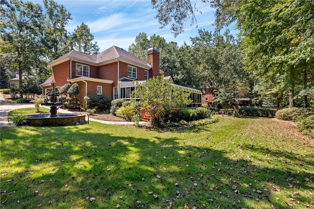 233 ASHETON LANE