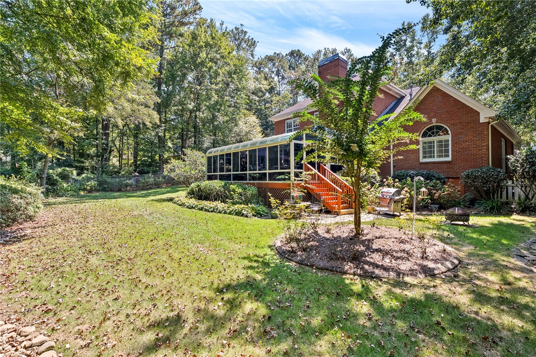 233 ASHETON LANE