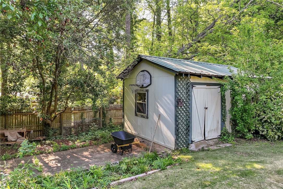 1404 NOVELLA STREET