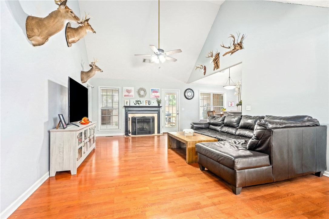 1718 POST OAK COURT