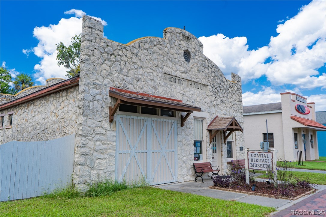 8574 N Catapane Loop