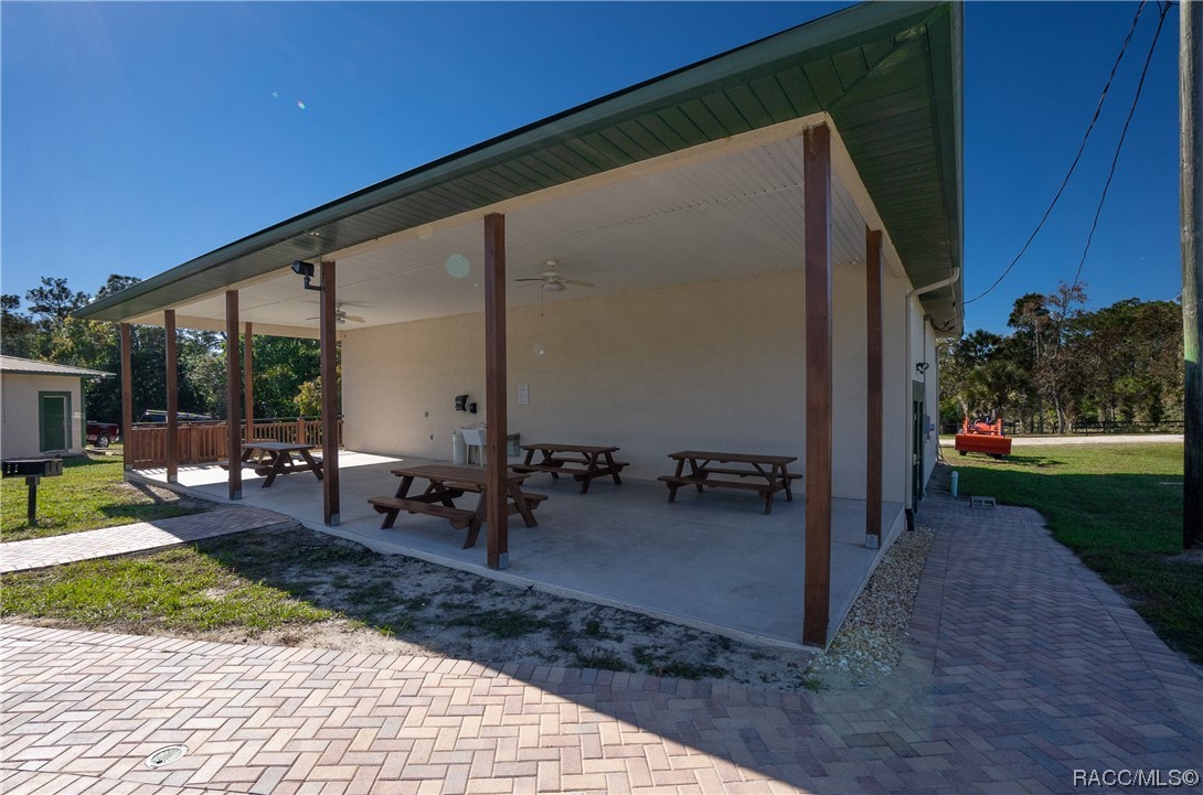 4117 N Saddletree Drive