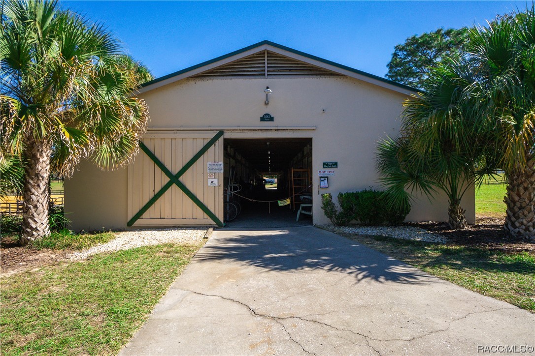 4117 N Saddletree Drive