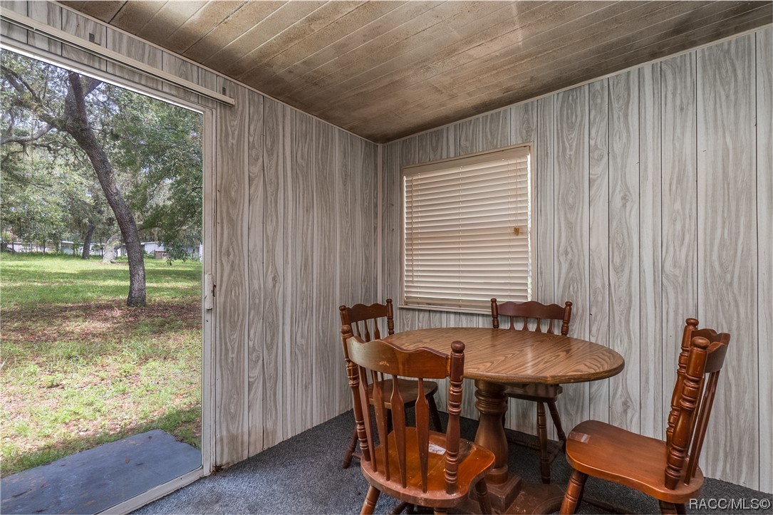 6911 S Withlapopka Drive