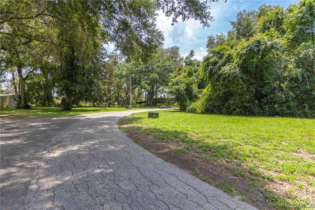 12 N Shadow Wood Drive