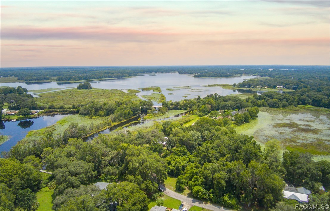 12 N Shadow Wood Drive