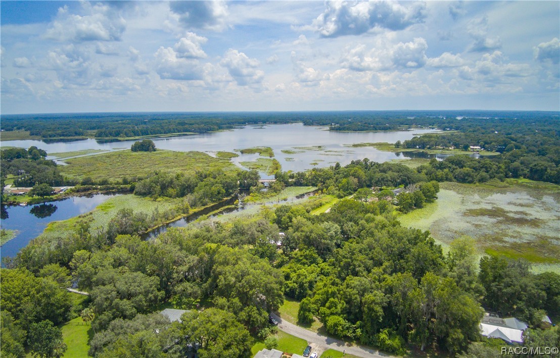 12 N Shadow Wood Drive